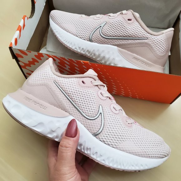 nike wmns renew run